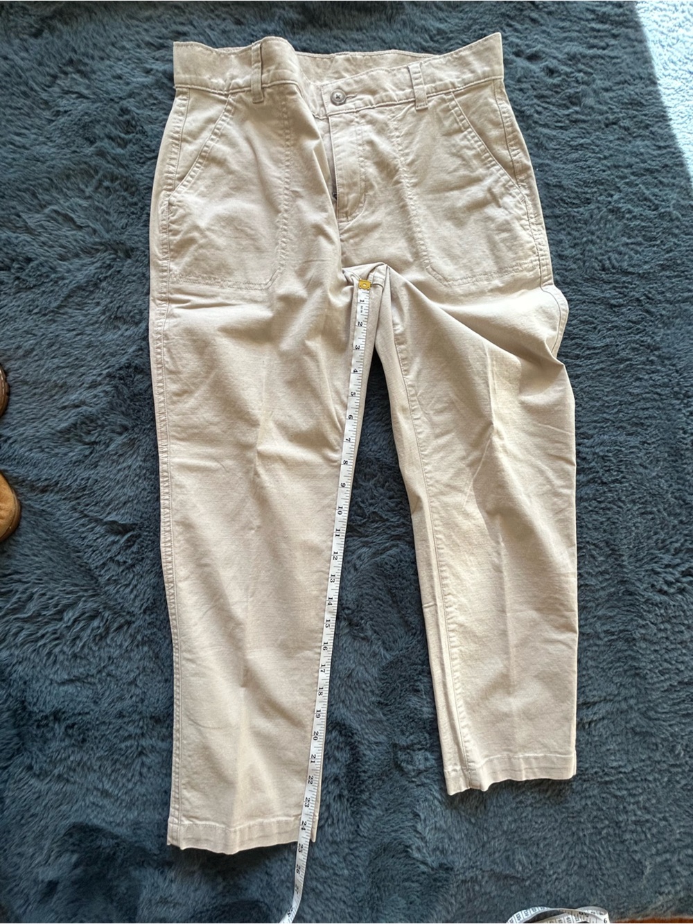 Women’s Eddie Bauer Beige Khaki Stretch Pants, Size P4.